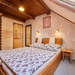 Pod Tresnovkou Vendégház 3*